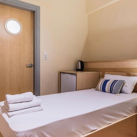 Fontana Luxury Rooms Mytilíni Esterno foto