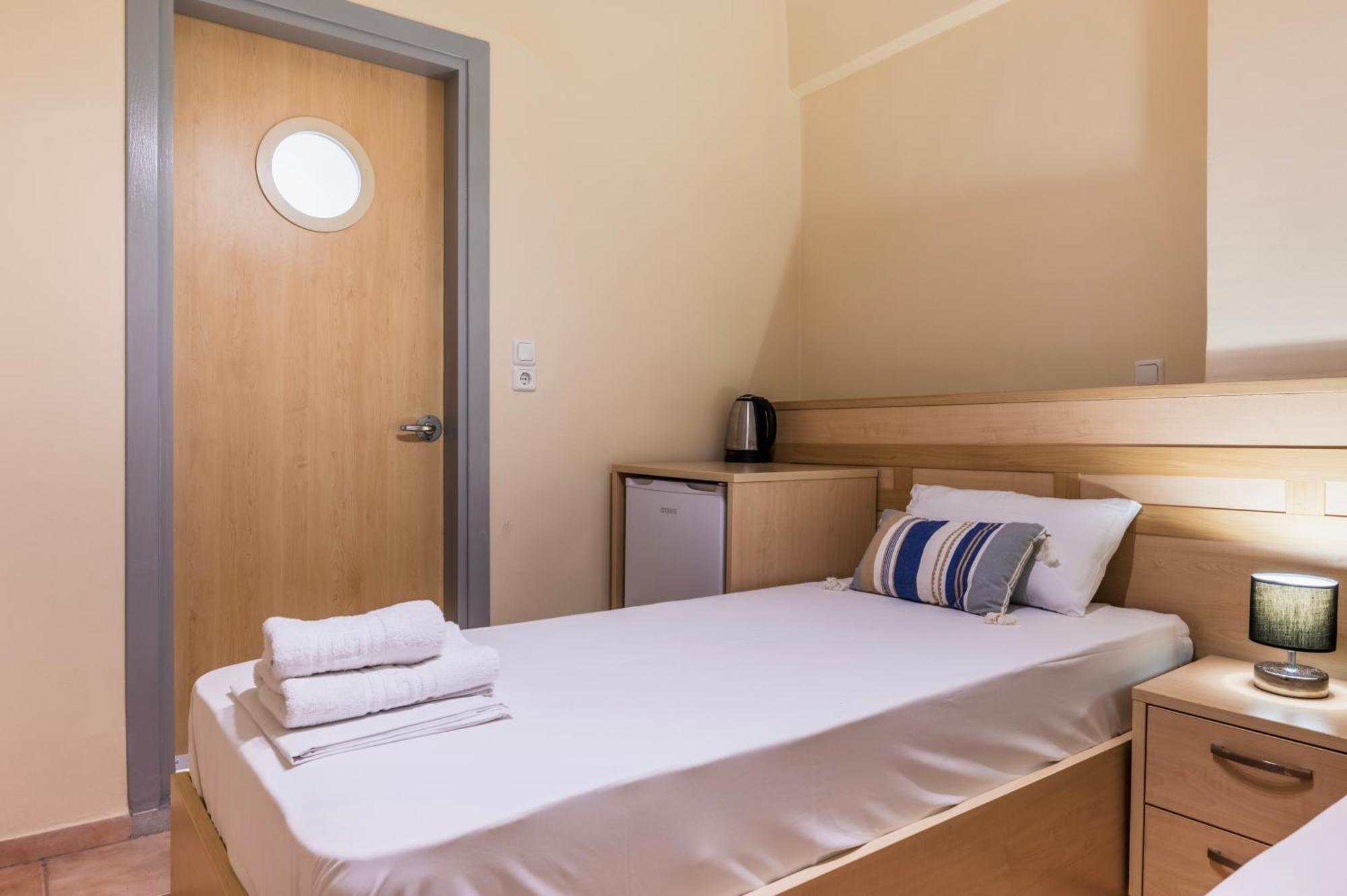 Fontana Luxury Rooms Mytilíni Esterno foto