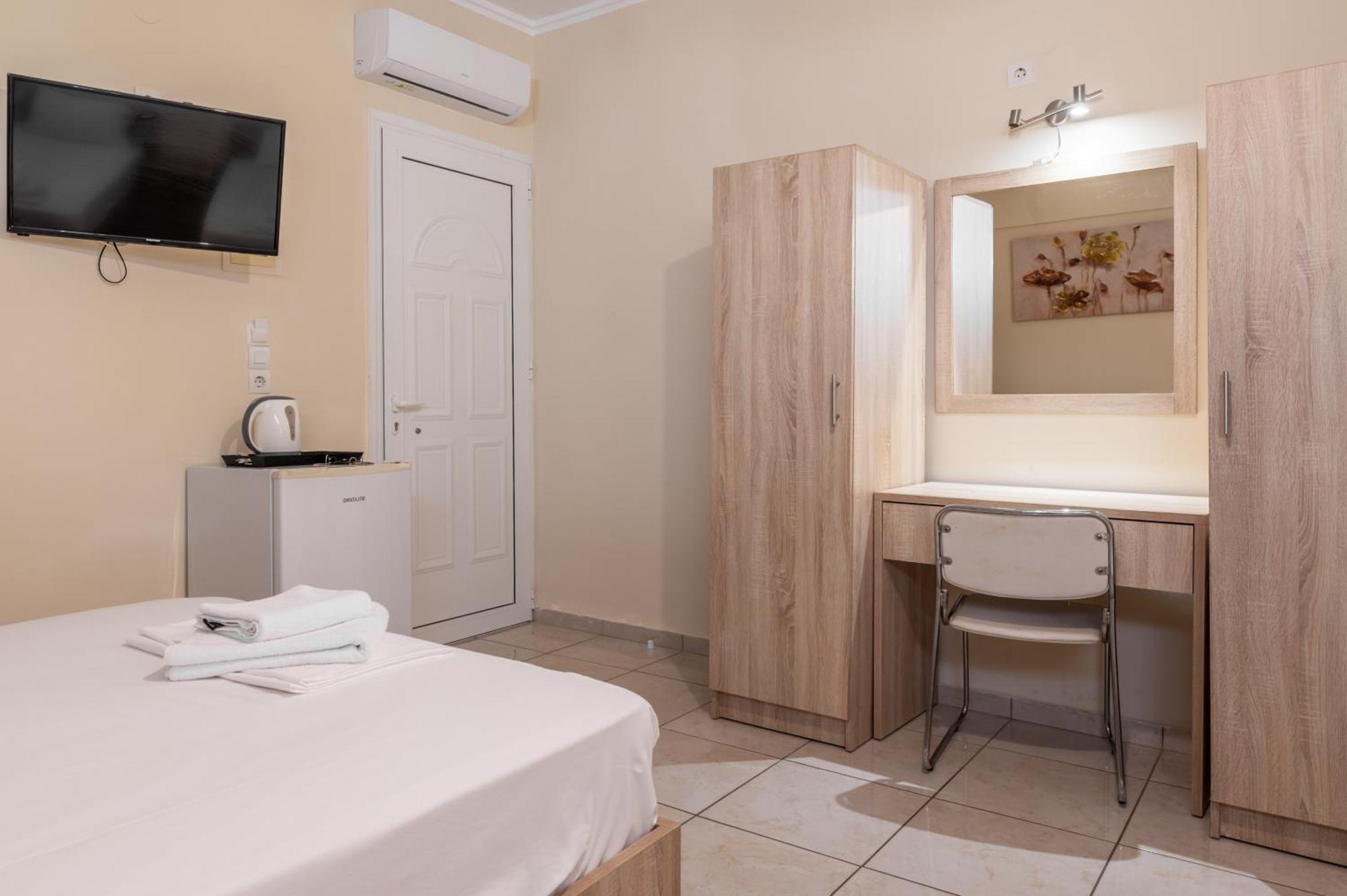 Fontana Luxury Rooms Mytilíni Esterno foto