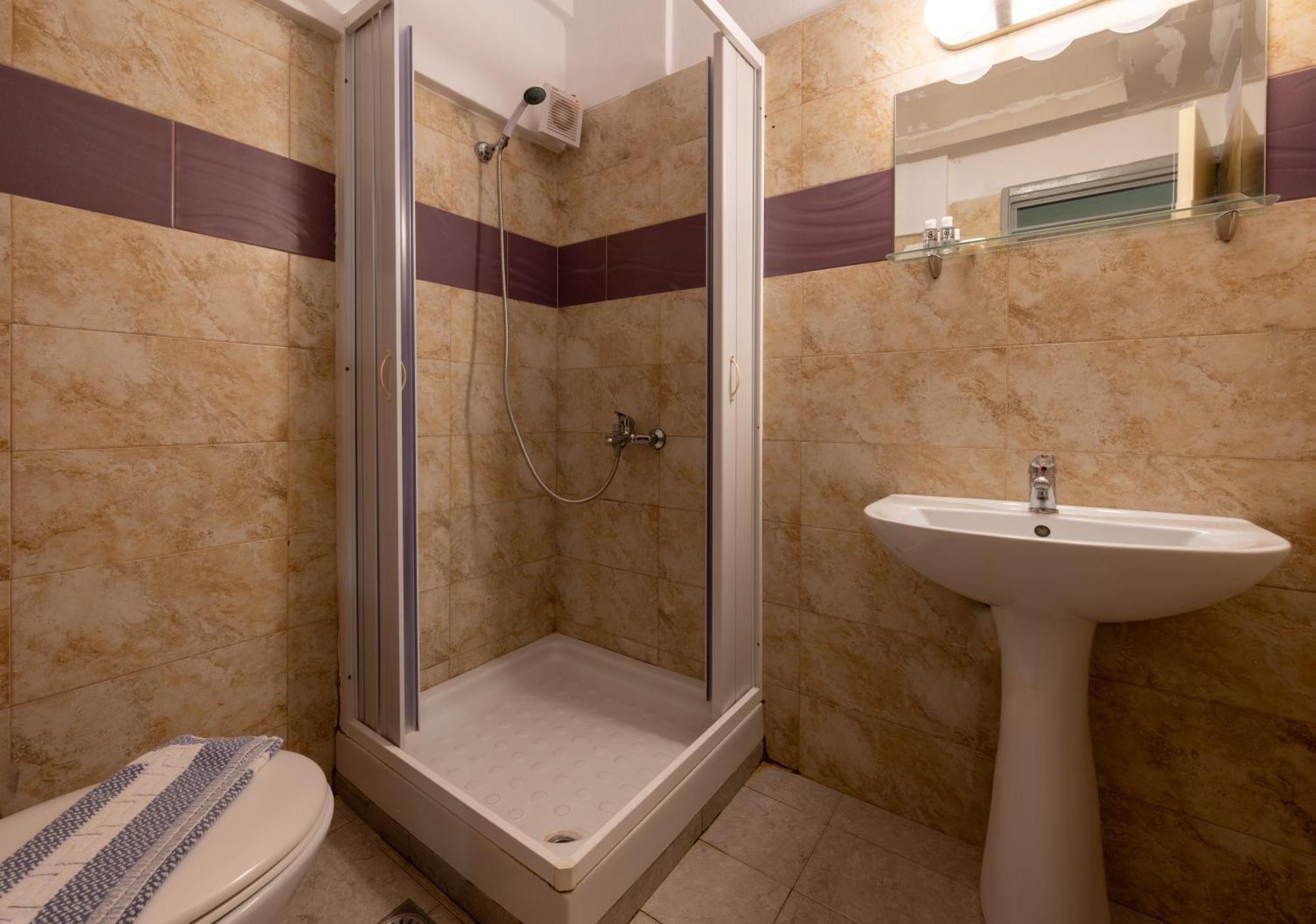 Fontana Luxury Rooms Mytilíni Esterno foto